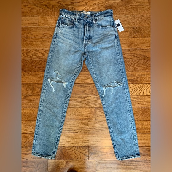 NWT Moussy Vintage Distressed Hi-Rise Button Fly denim. SZ 26 - Picture 1 of 7